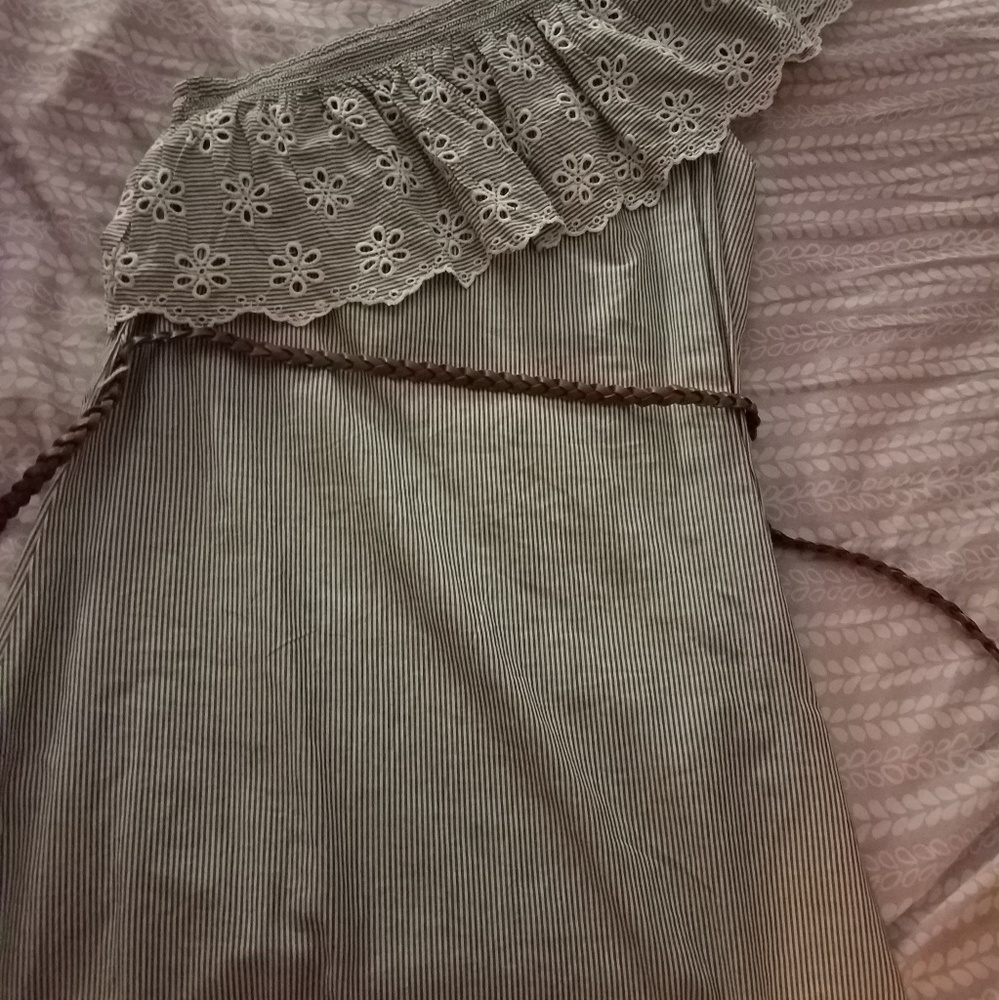 One sleeve dress
